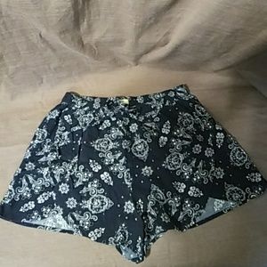 Patterened Hollister Shorts Black & White